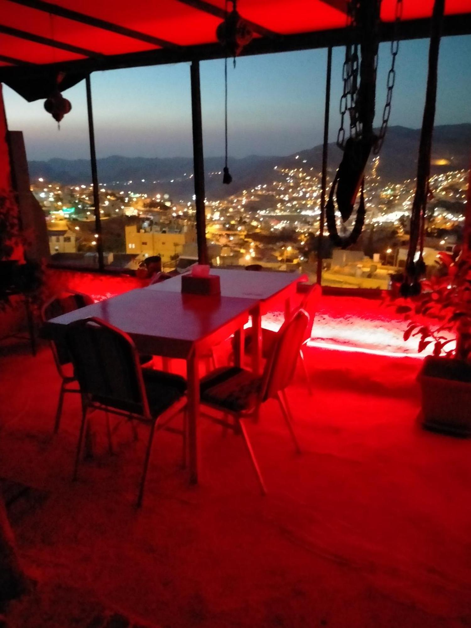 Ameer apartment Wadi Musa Buitenkant foto